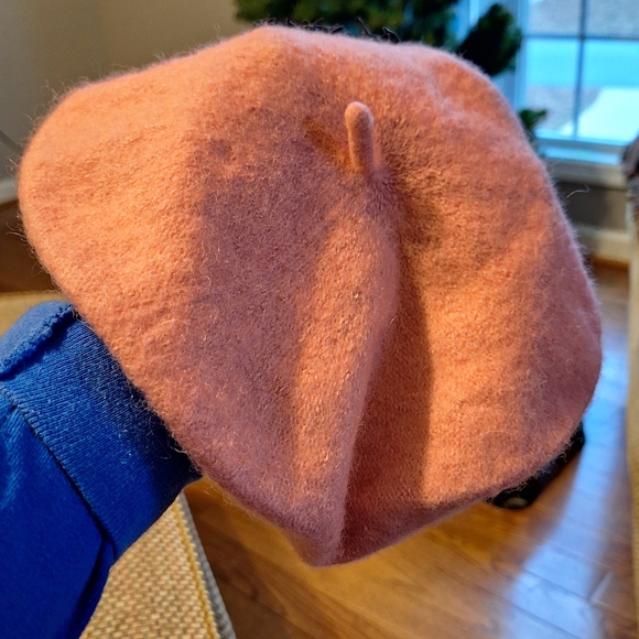 Vintage Stylish Wool Raspberry Beret Pink Beret - Picture 3 of 6